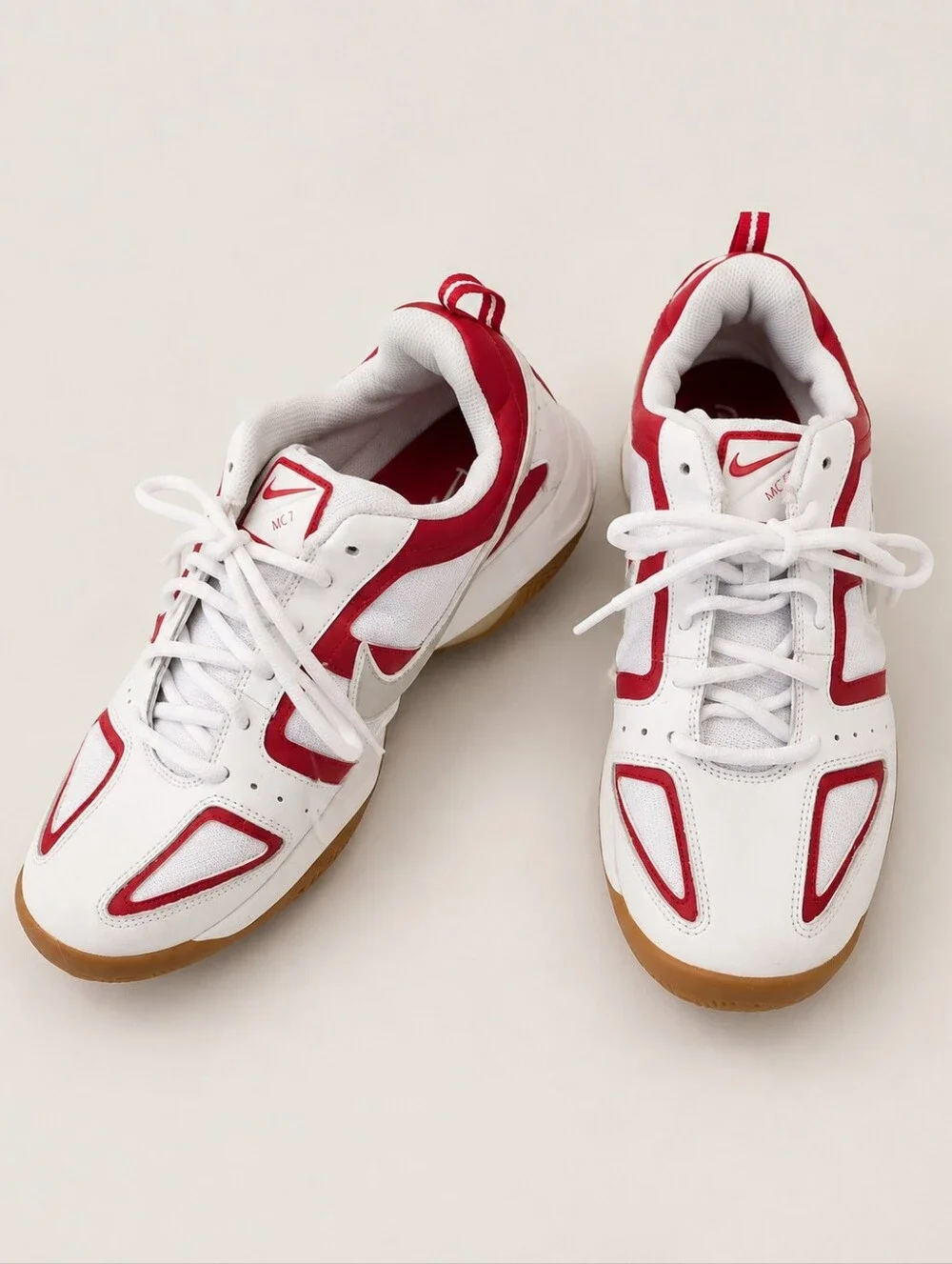 Nike Multi Court 7 Vintage White Red Indoor Sports Gym Sneakers Womens Size 8.5